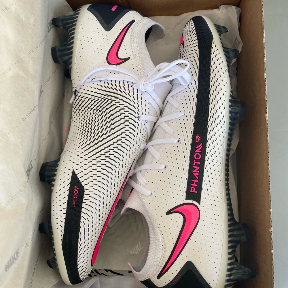 Nike Phantom GT Soccer Cleats